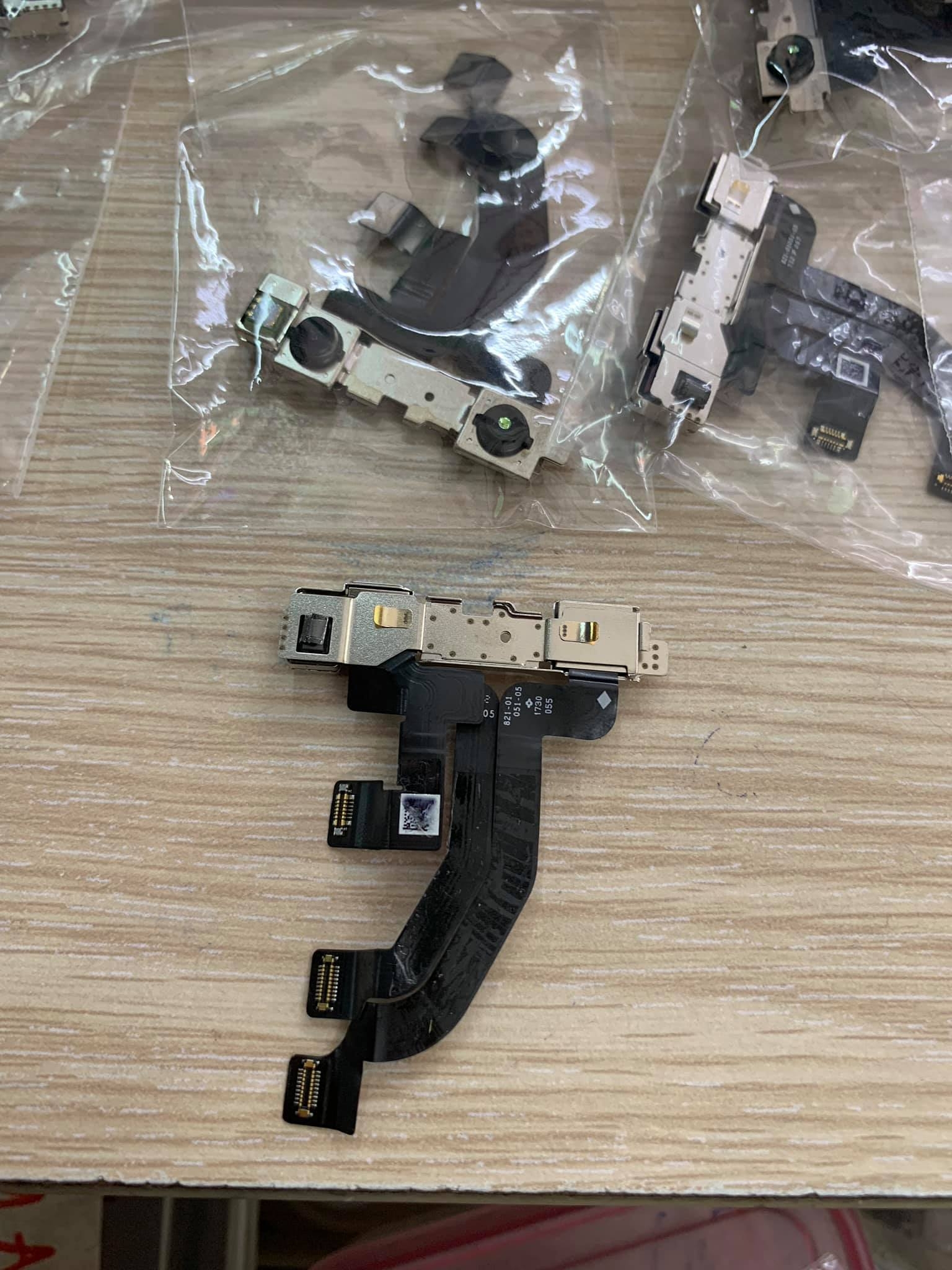 Camera trước - Dây loa - Dây Face ID