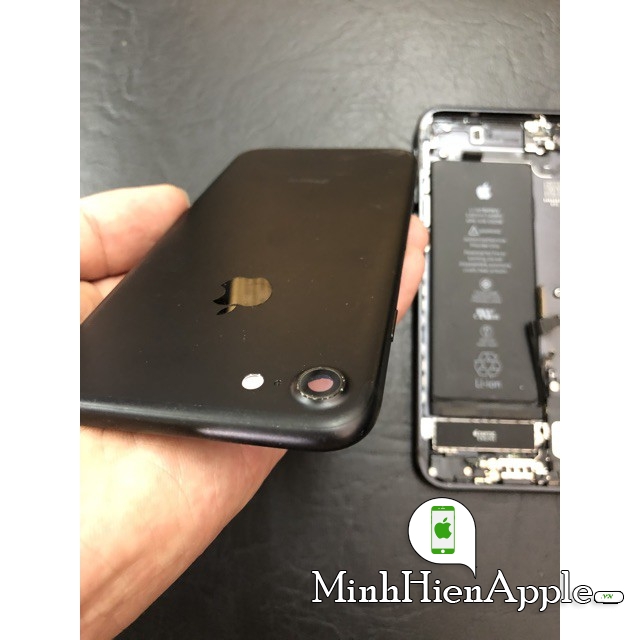 Cụm lưng iPhone 7 zin không main, không camera