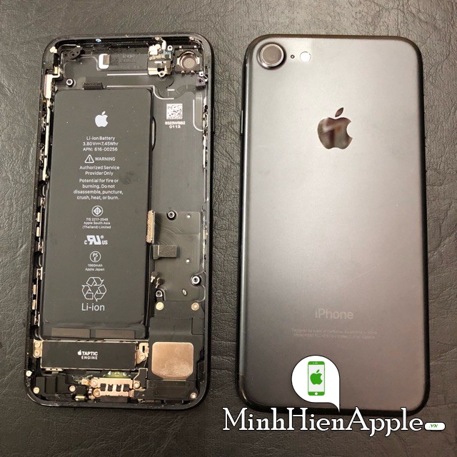 Cụm lưng iPhone 7 zin không main, không camera